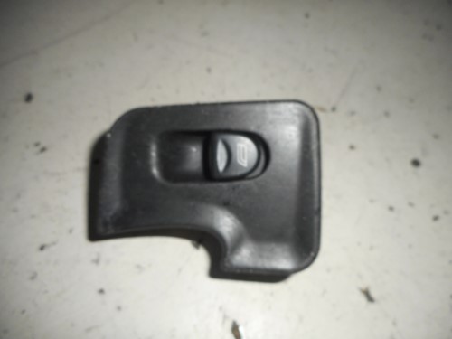 Interruttore alzacristalli porta ant dx. 