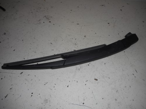 Braccio con spazzola tergilunotto 