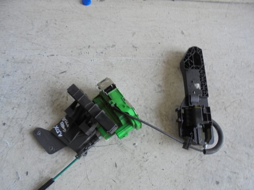 Serratura porta ant.  dx. 