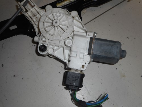 Alzacristallo elettr. porta ant.  dx. 