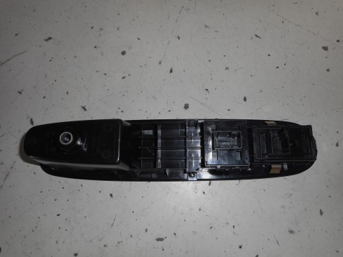 Interruttore alzacristalli porta ant  sx.