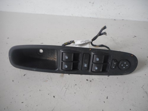 Interruttore alzacristalli porta ant  sx.