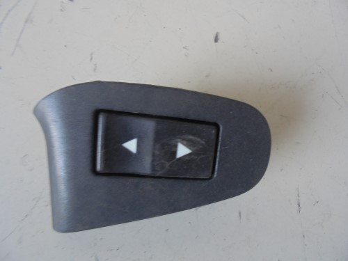 Interruttore alzacristalli porta ant  dx. 