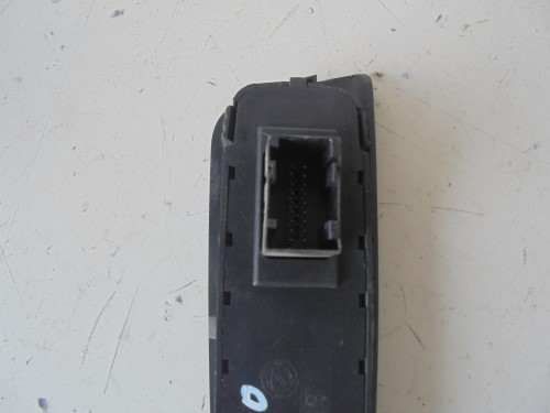 Interruttore alzacristalli porta ant  sx.