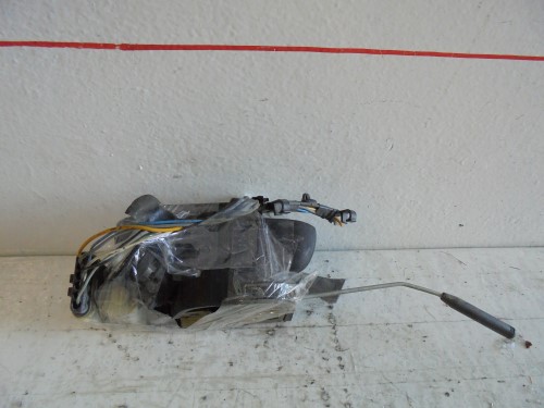 Serratura porta ant.  dx. 