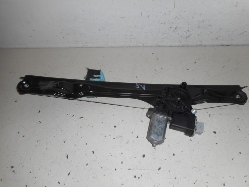 Alzacristallo elettr. porta ant.  dx. 