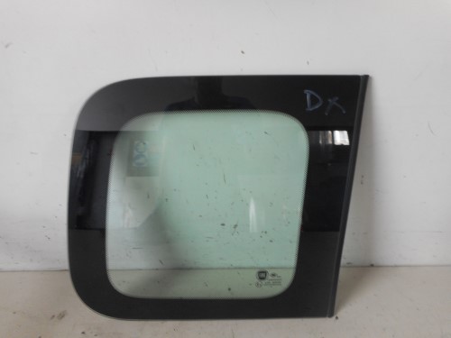 Fisso parafango post.  dx. 