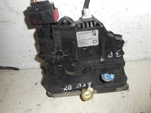 Serratura porta ant.  dx. 