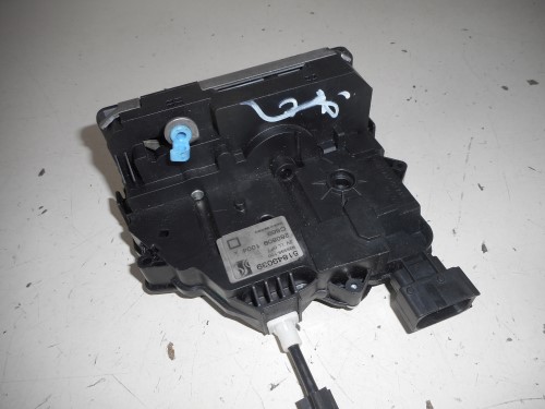 Serratura chiusura c.zta porta ant.  dx. 