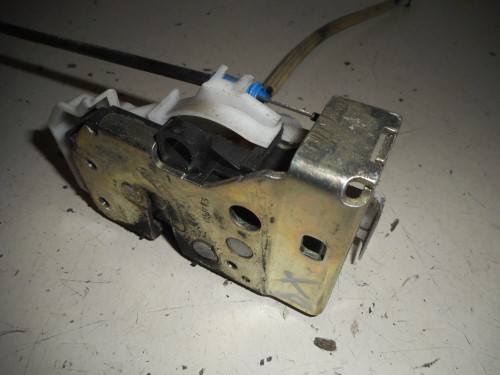 Serratura porta ant.  dx. 