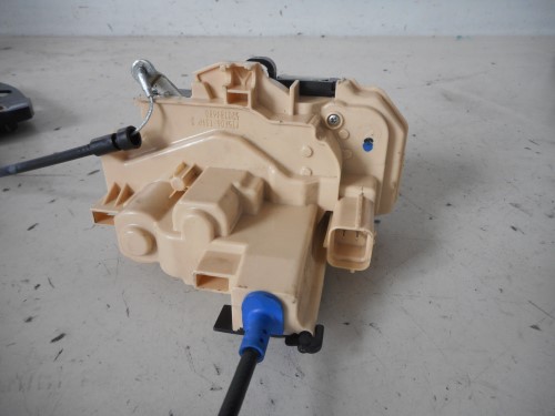 Serratura porta post.  dx. 