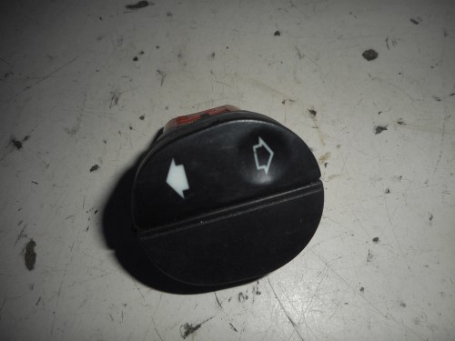 Interruttore alzacristalli porta ant  dx. 