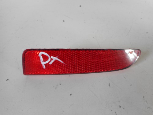 Catarifrangente post.  dx. 