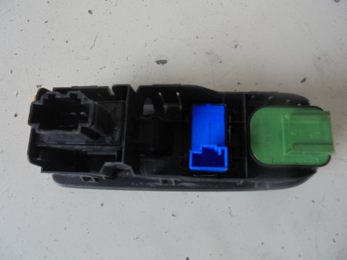 Interruttore alzacristalli porta ant  sx.