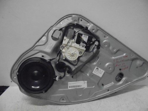 Alzacristallo elettr. porta post. dx. 