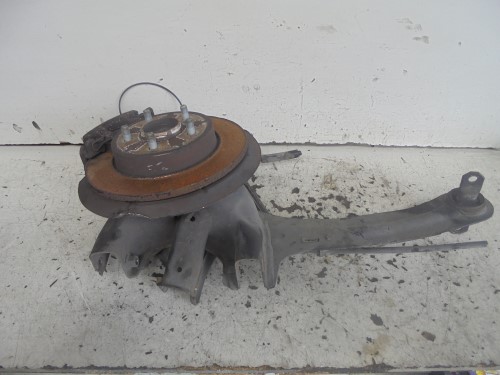 Mozzo post. con cuscinetto  sx.