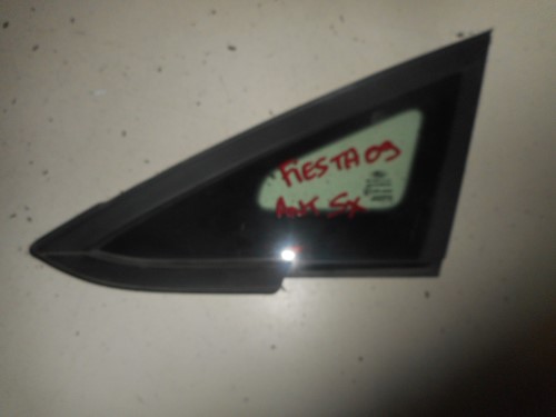 Fisso parafango ant.  sx.