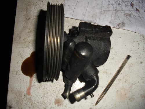 Pompa servosterzo-rotazione 