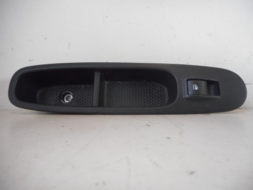 Interruttore alzacristalli porta post.  sx.