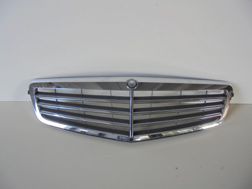 Griglia cofano ant. Griglia cofano ant.