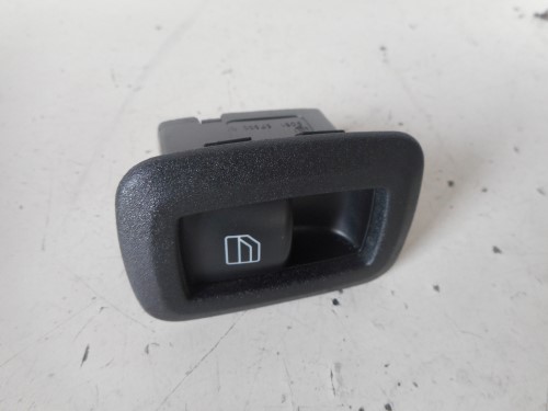 Interruttore alzacristalli porta post.  sx.