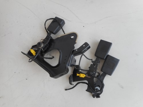 Aggancio cintura di sicurezza ant.  sx.