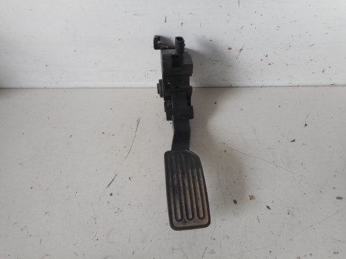 Pedale acceleratore Pedale acceleratore