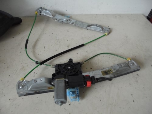 Alzacristallo elettr. porta ant.  dx. 