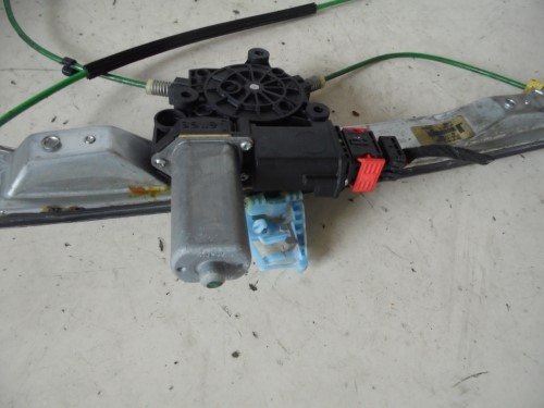 Alzacristallo elettr. porta ant.  dx. 