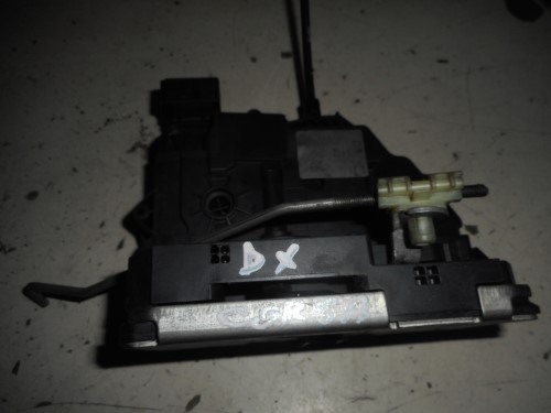 Serratura porta ant.  dx. 