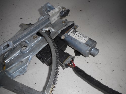 Alzacristallo elettr. porta ant. dx. Alzacristallo elettr. porta ant. dx.