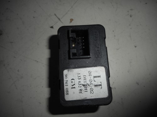 Interruttore alzacristalli porta ant sx. Interruttore alzacristalli porta ant sx.