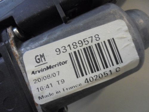 Alzacristallo elettr. porta ant.  dx. 