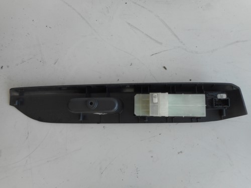 Interruttore alzacristalli porta ant 