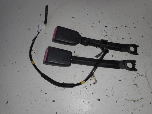 Aggancio cintura di sicurezza ant.  sx.