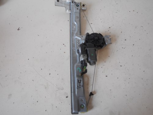 Alzacristallo elettr. porta ant. sx. Alzacristallo elettr. porta ant. sx.