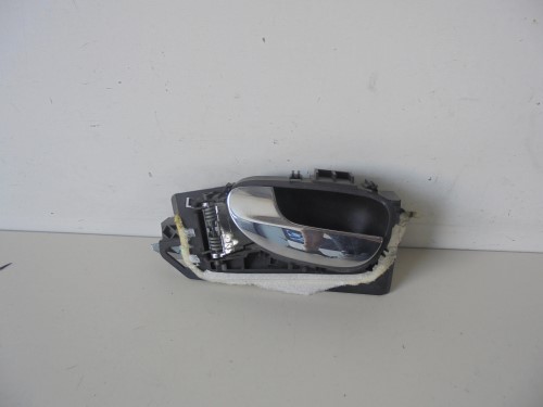 Maniglia porta post.  sx.