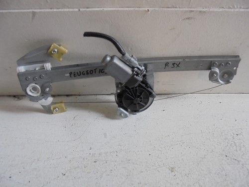 Alzacristallo elettr. porta ant. sx. Alzacristallo elettr. porta ant. sx.