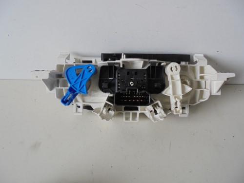 Blocco comando climatizzazione Blocco comando climatizzazione