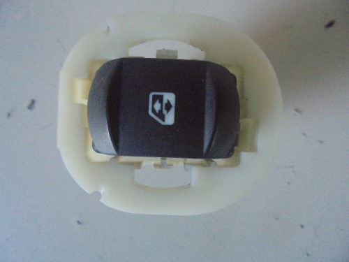 Interruttore alzacristalli porta ant  sx.