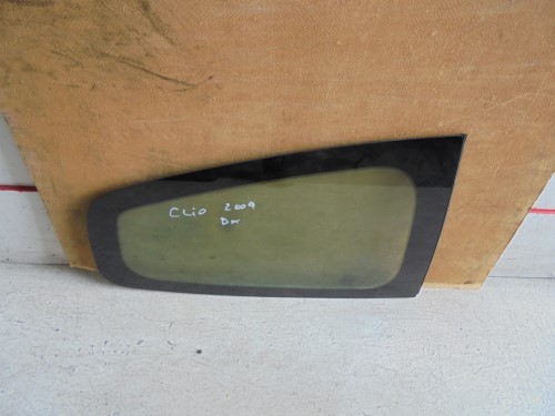 Fisso parafango post.  dx. 