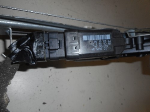 Alzacristallo elettr. porta ant.  dx. 