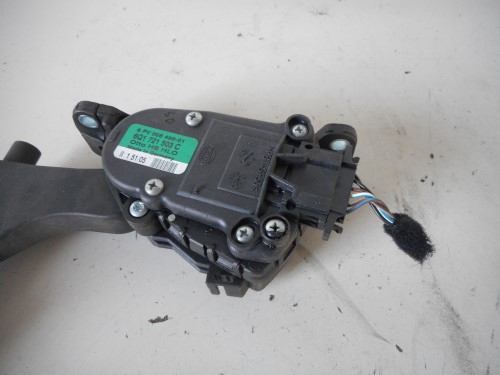 Pedale acceleratore Pedale acceleratore