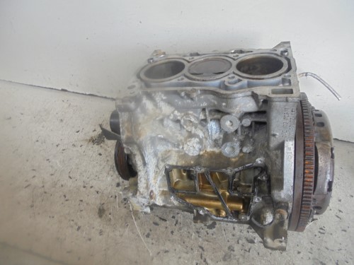 Monoblocco motore con pistoni 