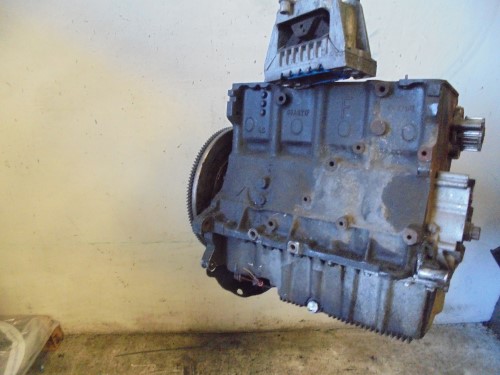 Monoblocco motore con pistoni 