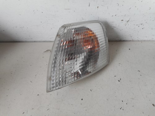 Fanalino lat. sx.