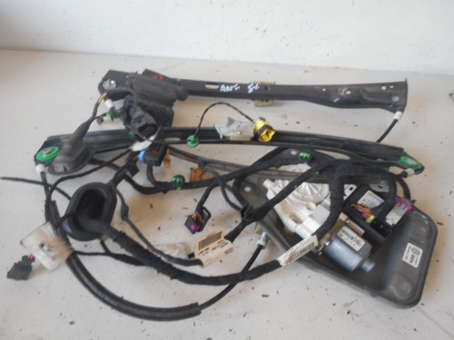 Alzacristallo elettr. porta ant. sx. Alzacristallo elettr. porta ant. sx.