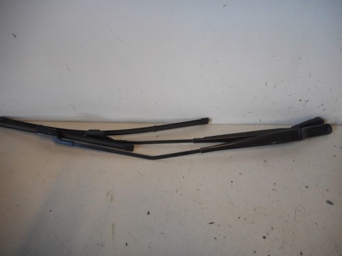 Braccio tergiparabrezza  sx.