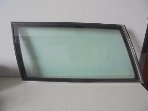 Fisso atermico parafango post.  dx. 