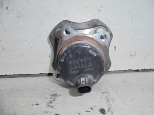 Mozzo post. con cuscinetto  sx.